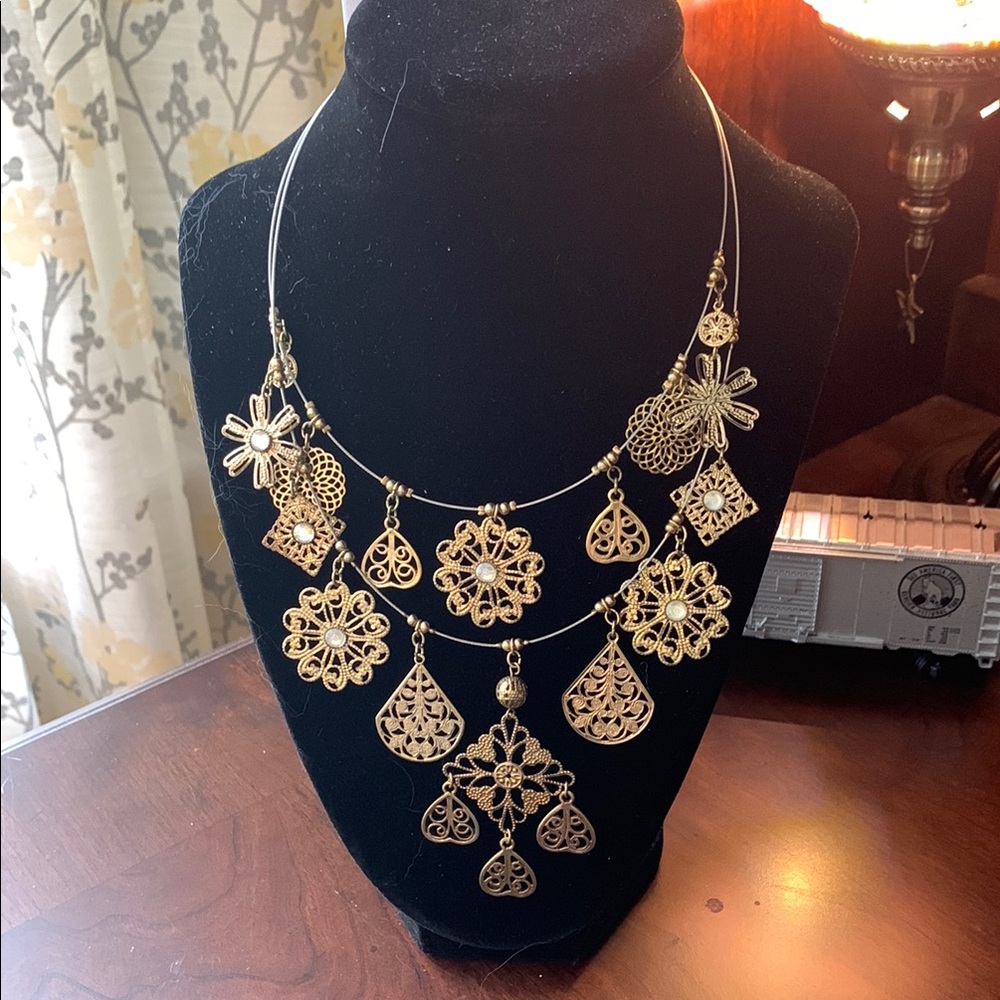 Elegant Gold Statement Necklace